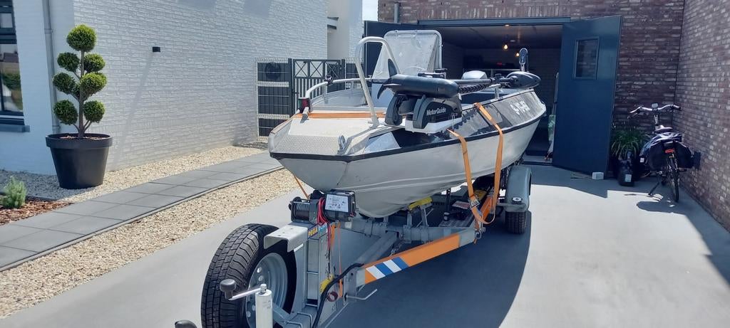 Buster L vis/tour boot met trailer, Ophalen, Gebruikt, Tot 10 pk, Elektrisch