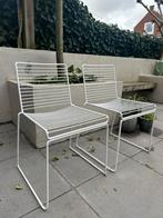 Twee witte Hay Hee stoelen, Ophalen, Gebruikt