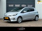 Toyota Yaris 1.5 Full Hybrid Dynamic 1e EIG / PANO / NAVI, Euro 5, 1497 cc, Gebruikt, 4 cilinders