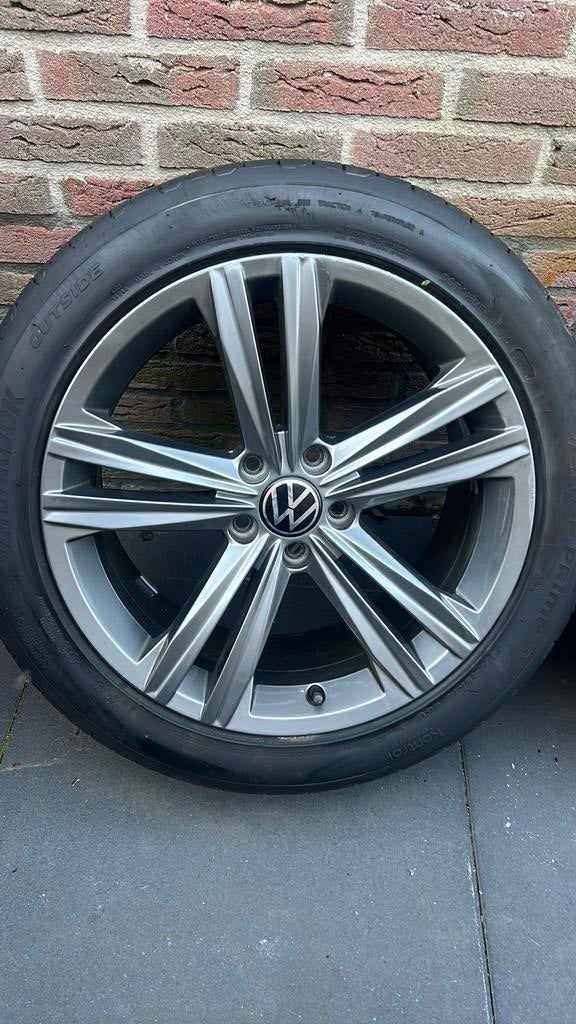 VW arteon/passat sebring set origineel met nog prima banden, Auto-onderdelen, Banden en Velgen, 18 inch, Banden en Velgen, Ophalen of Verzenden