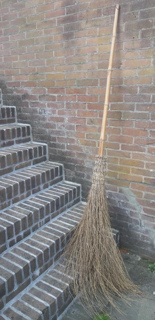 Bezemsteel, nooit gebruikt, Ophalen