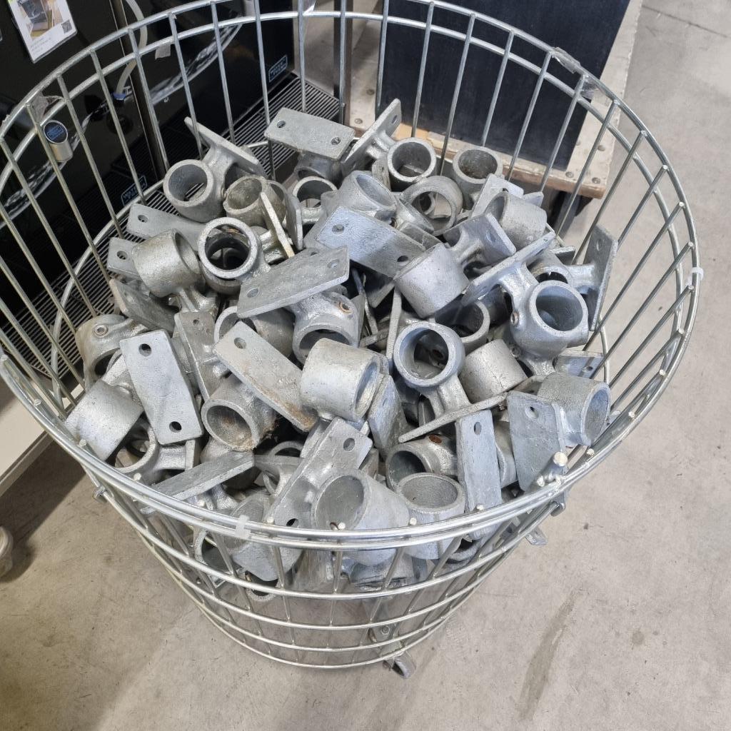 Verzinkte stalen koppeling / buiskoppeling voor steigerbuis, Doe-het-zelf en Verbouw, Steigers, Ophalen, Gebruikt, Overige typen