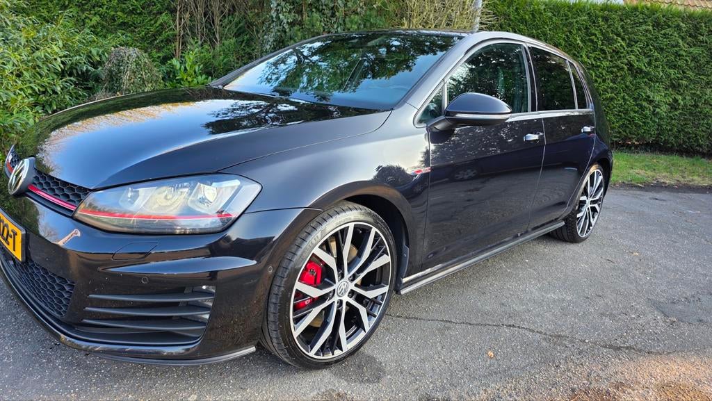 Volkswagen Golf 2.0 TSI 169KW 5D DSG 2015 Zwart, Zwart, 4 cilinders, 1984 cc, Parkeerassistent