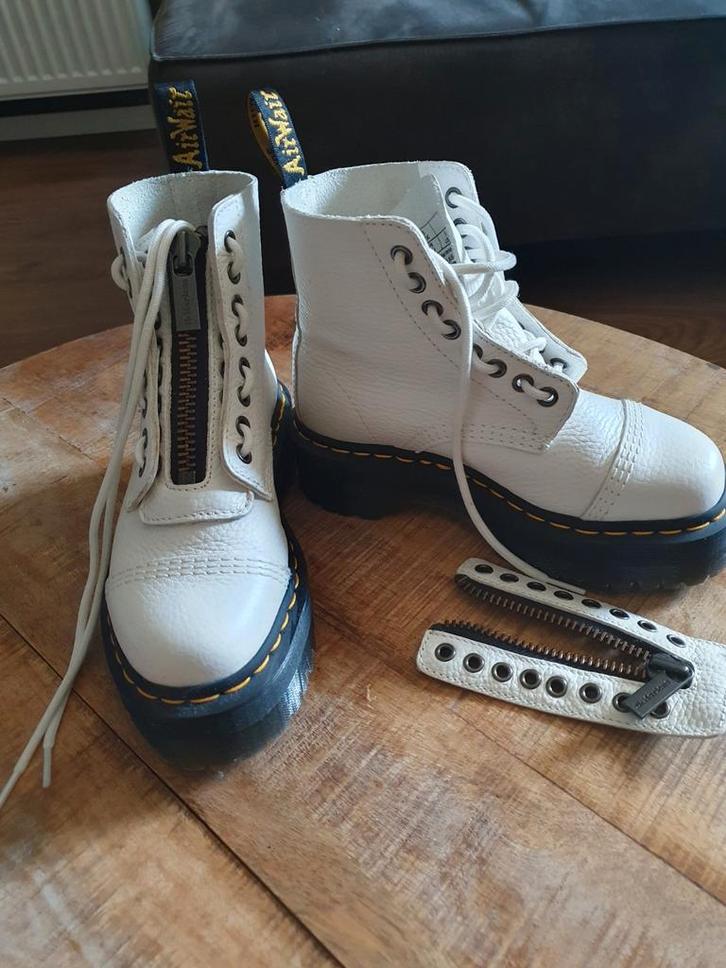Witte dr Martens Sinclair, Kleding | Dames, Schoenen, Zo goed als nieuw, Lage of Enkellaarzen, Wit, Ophalen of Verzenden
