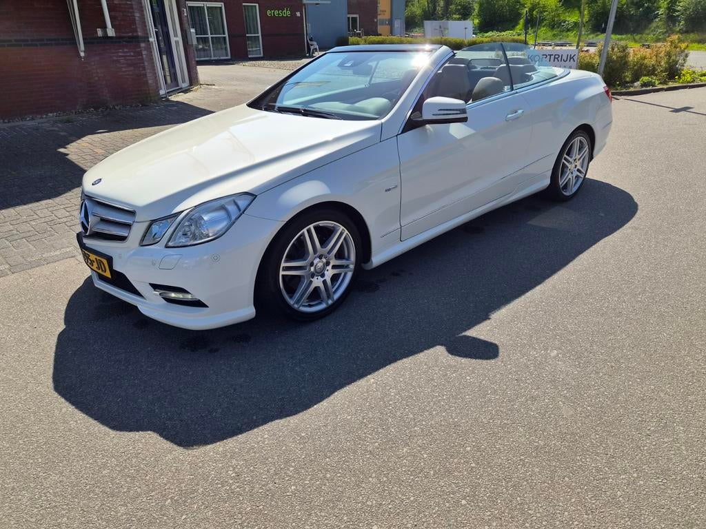 Mercedes-Benz E-Klasse E200cgi Cabr. W212 Aut7 2011 Wit, Auto's, Achterwielaandrijving, 4 cilinders, Cabriolet, 4 stoelen