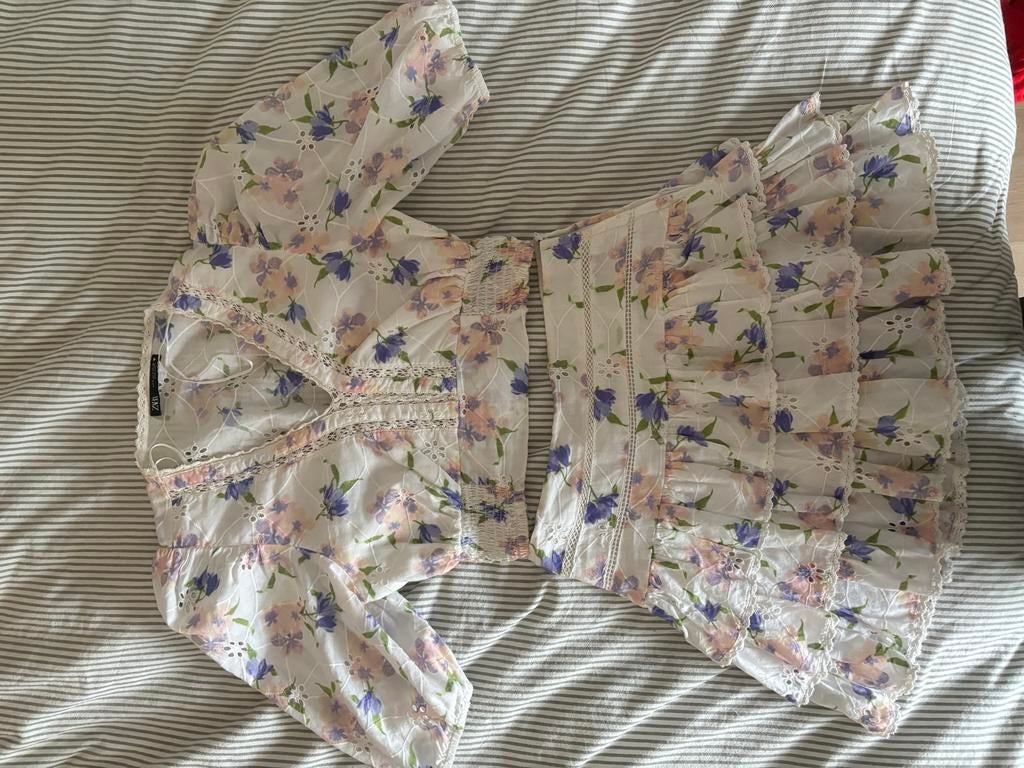 Zara setje met bloemenprint en kanten details, Kleding | Dames, Tops, Wit, Ophalen of Verzenden, Zo goed als nieuw, Lange mouw