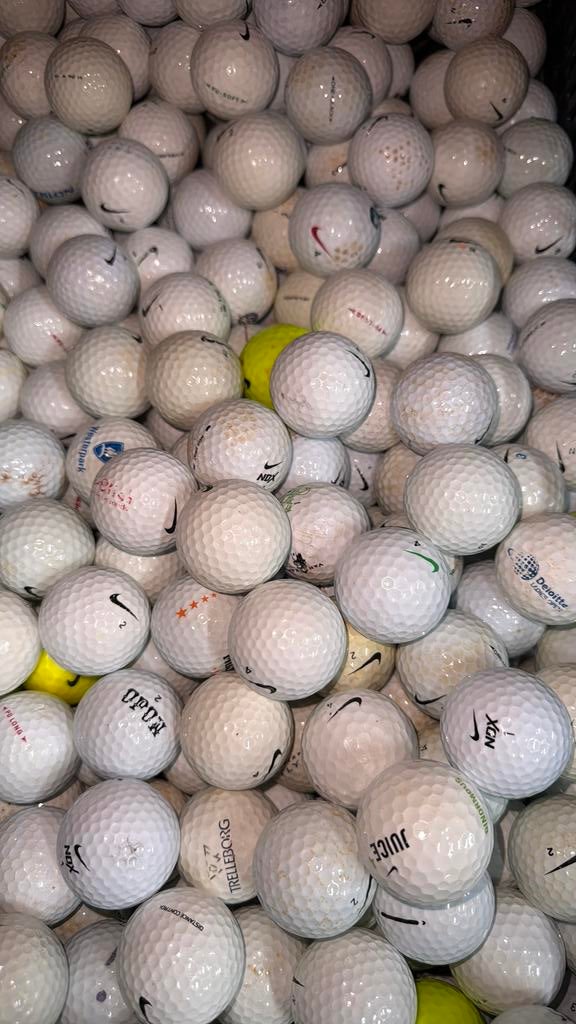 Nike golfballen mix 100 stuks, Sport en Fitness, Golf, Ophalen of Verzenden, Zo goed als nieuw, Bal(len)