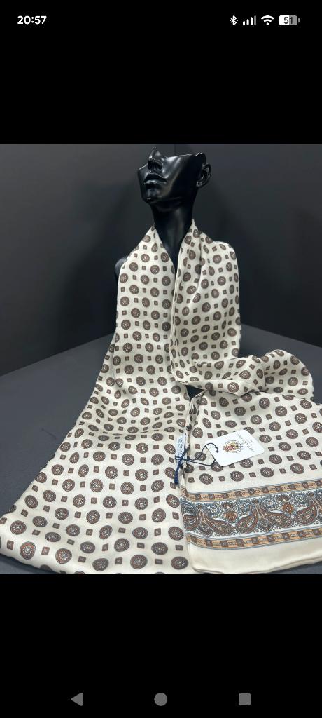 Caracciolo zijden sjaal, Kleding | Dames, Mutsen, Sjaals en Handschoenen, Maat 46/48 (XL) of groter, Nieuw, Ophalen of Verzenden