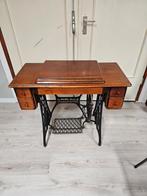 Antieke Singer naaimachine met tafel  voor €95,-, Gebruikt, Naaimachine, Nvt, Nvt