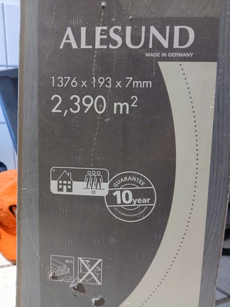 3 pakken grijs laminaat met houtstructuur (ca. 7.17 m²), Ophalen, Nieuw, Minder dan 10 m², Laminaat