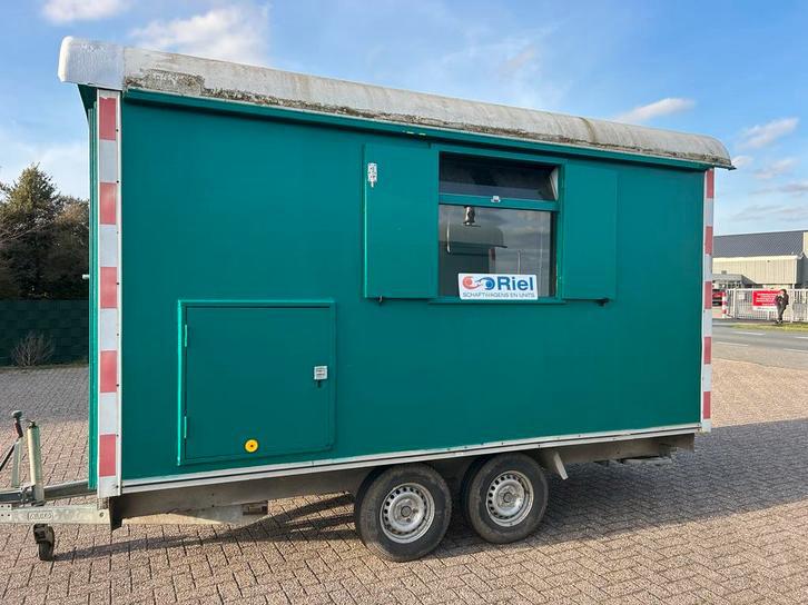 Schaftwagen tandemas snelverkeer met toilet en berging, Ophalen