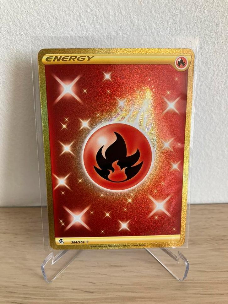 Fire Energy 284/264 BOOSTERFRIS, Hobby en Vrije tijd, Verzamelkaartspellen | Pokémon, Zo goed als nieuw, Losse kaart, Foil, Ophalen of Verzenden