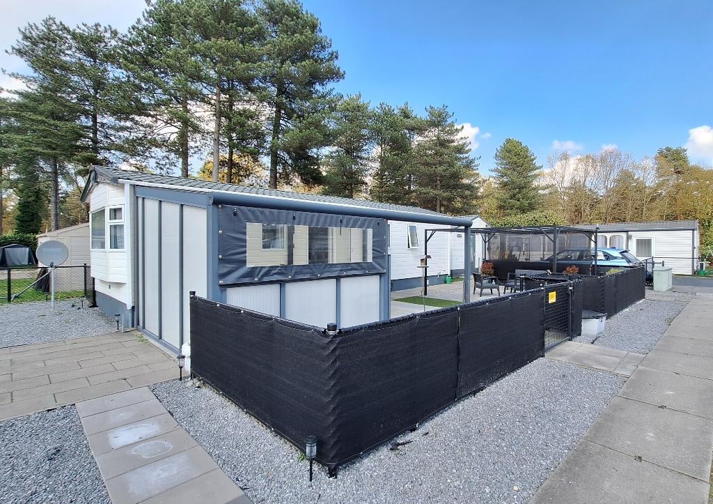 Stacaravan met omheinde tuin. Zomervakantie beschikbaar, 2 slaapkamers, Wasmachine, Limburg, Chalet, Bungalow of Caravan