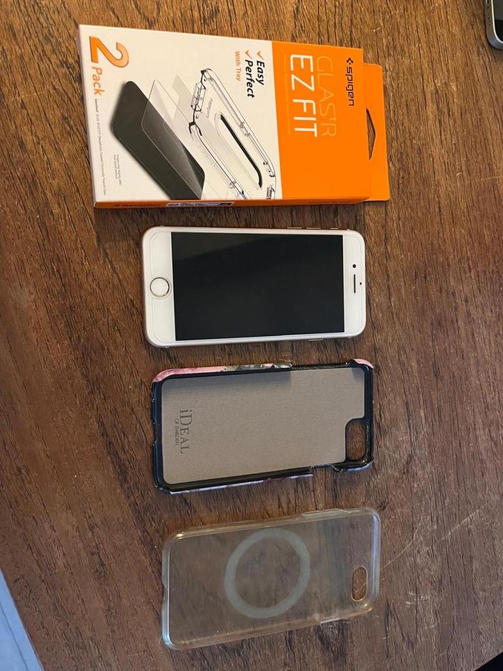 iPhone 8 64 GB met 2 hoesjes en nieuw beschermglas, Telecommunicatie, Mobiele telefoons | Apple iPhone, Gebruikt, 64 GB, iPhone 8