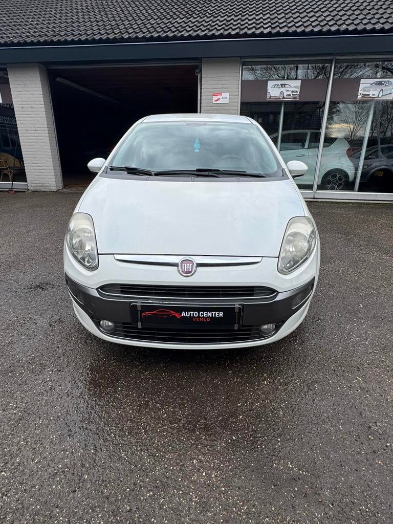 Fiat Punto 1.4 5DR 2010 Wit, Auto's, Voorwielaandrijving, Euro 5, Stof, 40 €/maand
