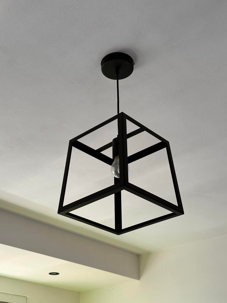 Zwarte metalen hanglamp, open kubus design, Ophalen of Verzenden, Gebruikt, Metaal, Minder dan 50 cm