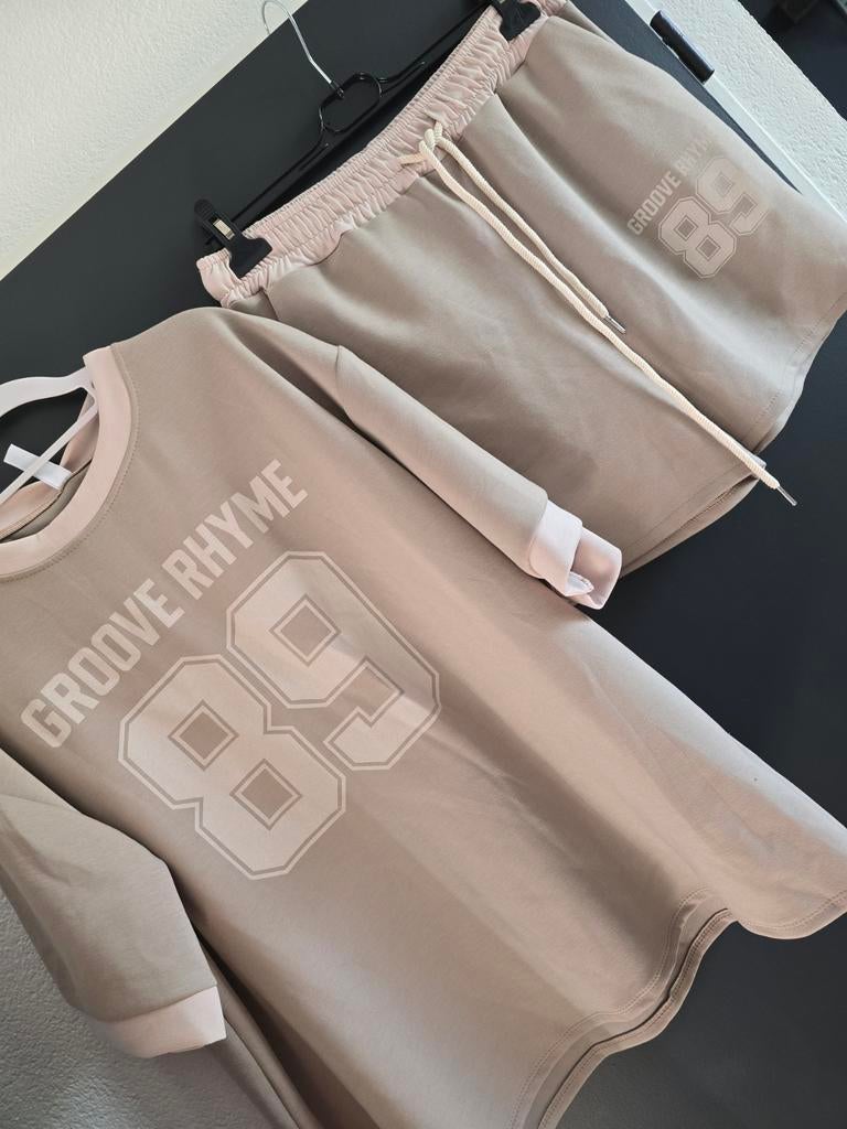 Nieuwe 2delige set beige 40 42 44, Kleding | Dames, Huispakken, Ophalen of Verzenden, Nieuw, Maat 42/44 (L), Beige