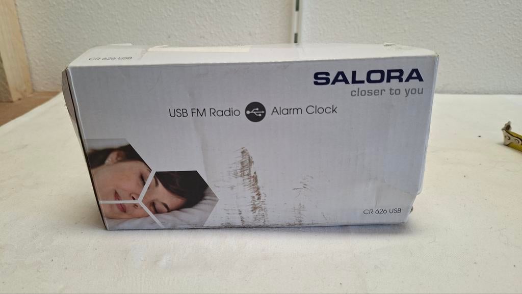 Witte Salora USB FM Radio Wekker CR 626 USB -, Ophalen of Verzenden, Nieuw, Digitaal