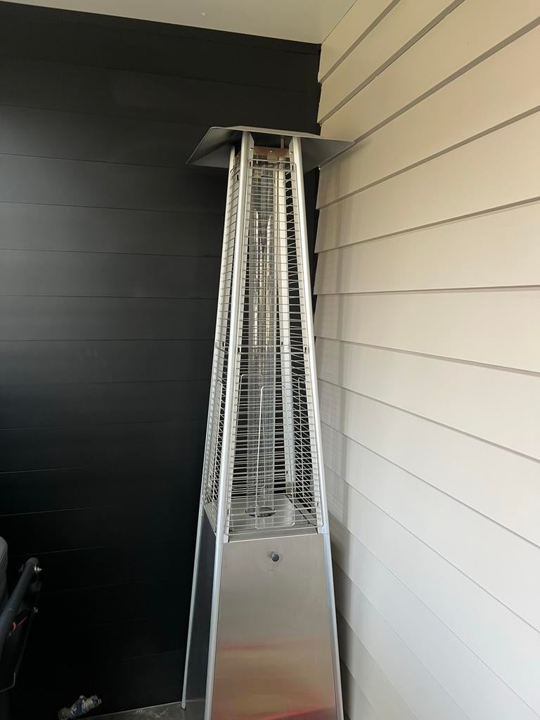 Gas terrasheater / piramide heater - Zo goed als nieuw, Tuin en Terras, Terrasverwarmers, Ophalen, Zo goed als nieuw, Gas, Vloer