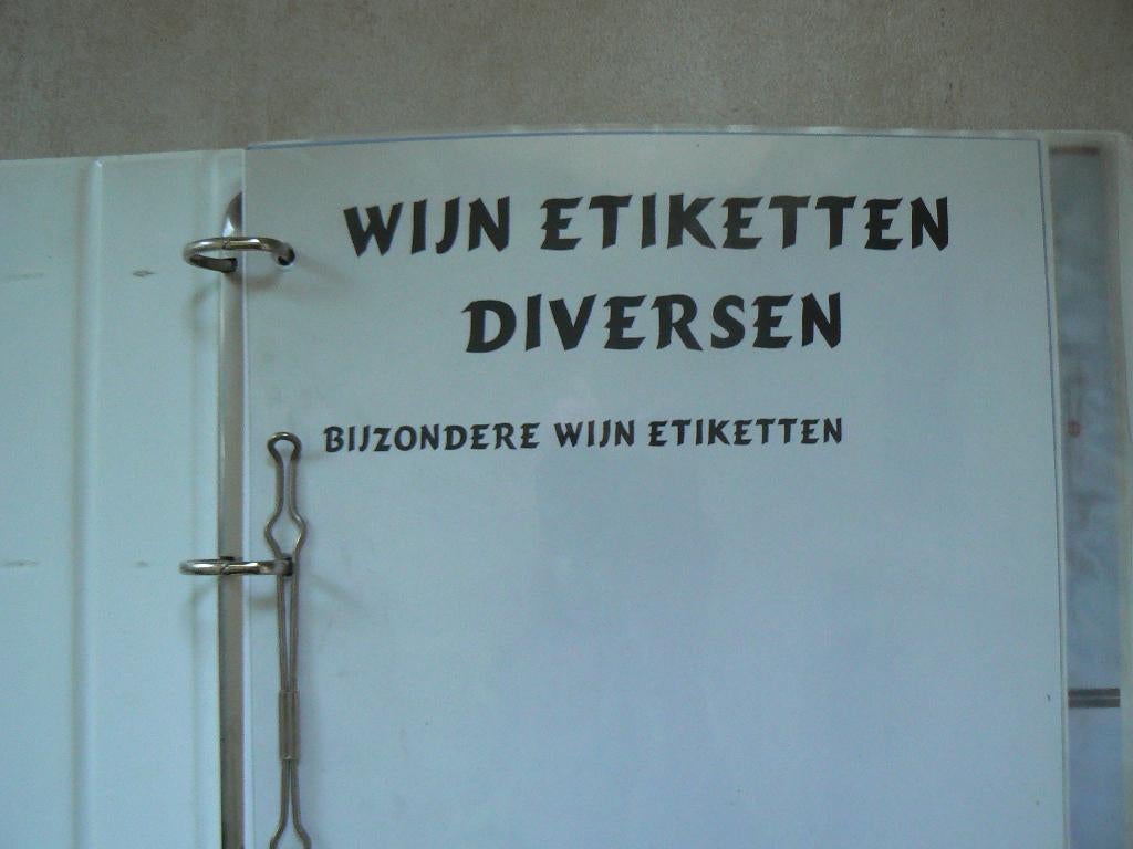 te koop klappers wijn etikette uit europa, Verzamelen, Wijnen, Ophalen of Verzenden, Gebruikt, Overige gebieden, Overige typen