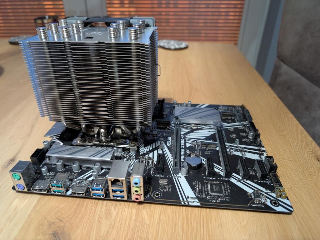 Intel i7-9700K, ASUS Z390-P, Scythe Mugen 5 Rev.B set, LGA 1151, DDR4, Ophalen of Verzenden, Zo goed als nieuw