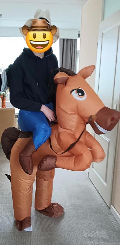 NIEUW - Feestpak “Cowboy op paard” (opblaasbaar) - Carnaval, Ophalen of Verzenden, Nieuw, Carnaval