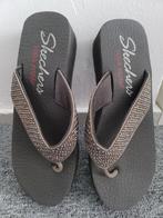 Skechers Yoga Foam Slippers Maat 37, Slippers, Skechers, Ophalen of Verzenden, Grijs