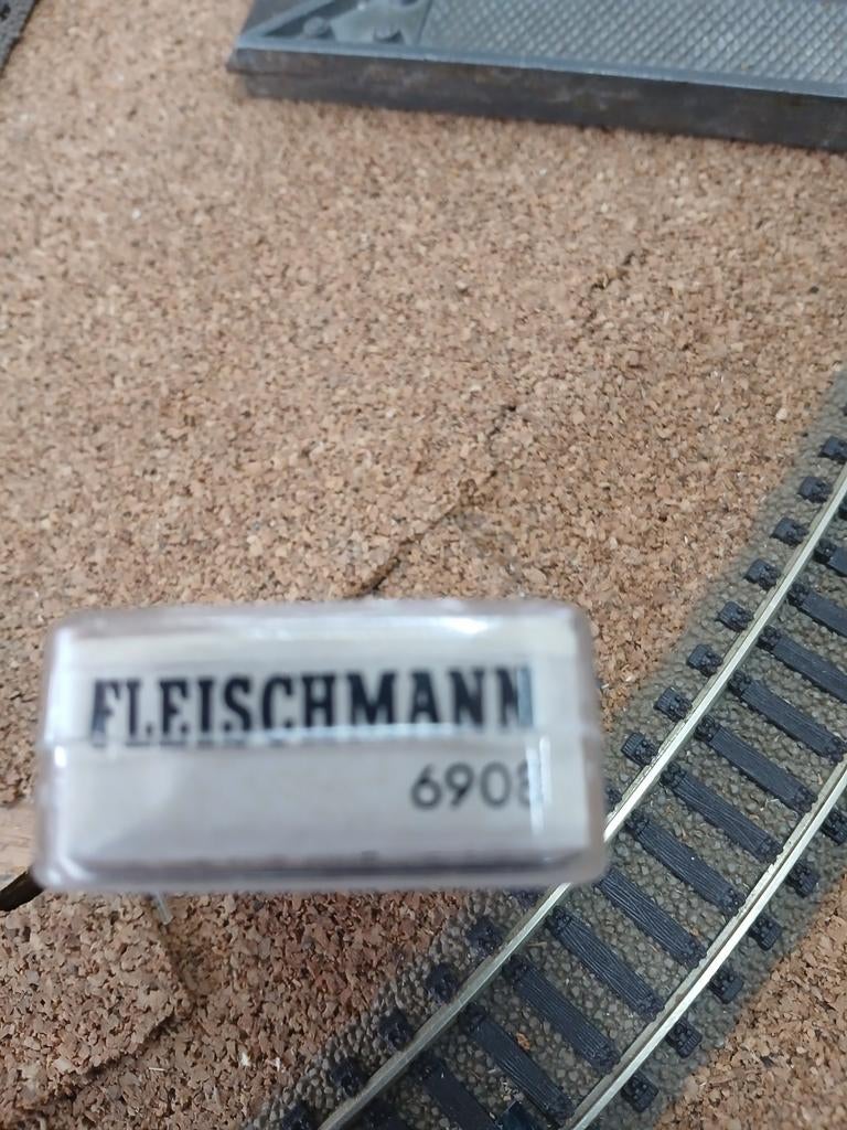 Fleischmann Wisselschakelaar 6908, Hobby en Vrije tijd, Modeltreinen | H0, Wisselstroom, Fleischmann, Overige typen, Nieuw