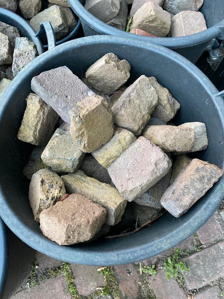 Halve waaltjes voor cirkel - 7  specie emmers vol, Tuin en Terras, Tegels en Klinkers, Gebruikt, Klinkers, Beton, Minder dan 5 m²