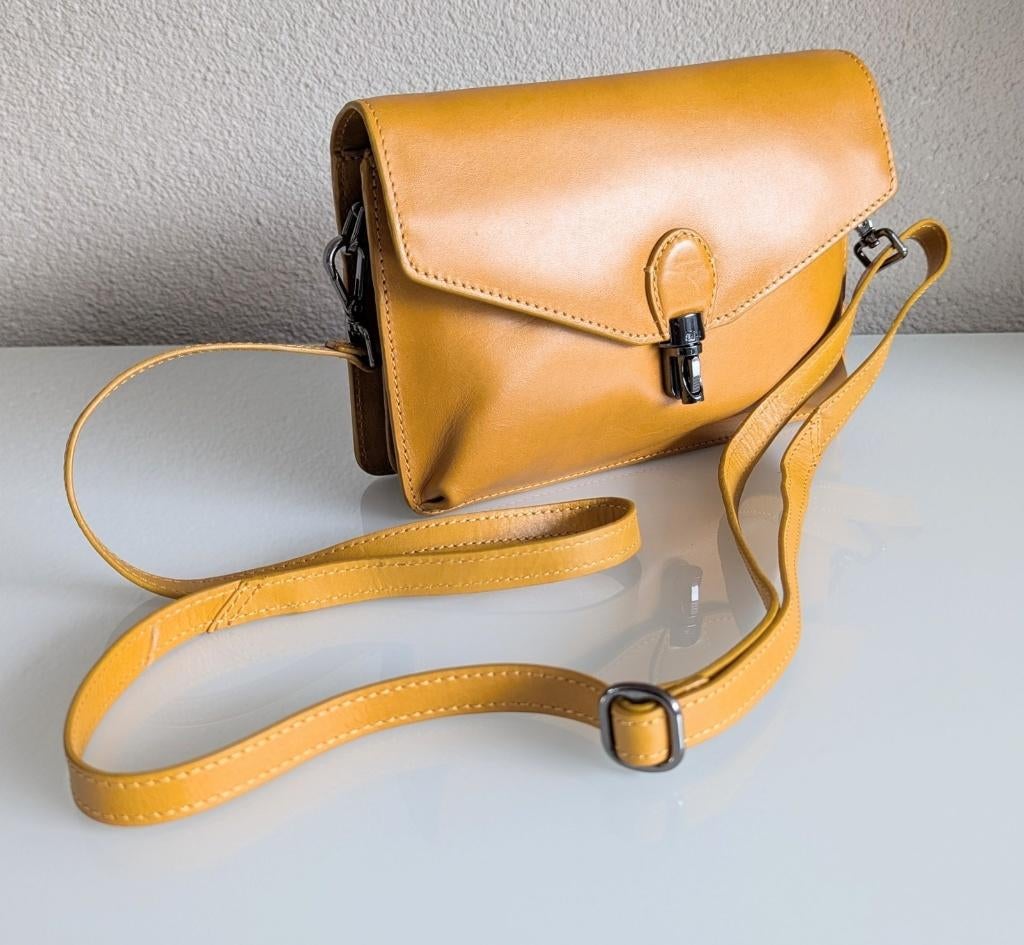 schoudertas Aunts & Uncles  in nieuwstaat, Ophalen of Verzenden, Zo goed als nieuw, Geel, Schoudertasje