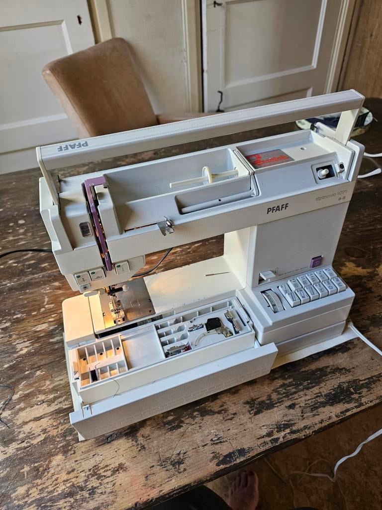 PFAFF 1071 Naaimachine - In prima staat, Ophalen of Verzenden, Gebruikt, Naaimachine, Pfaff
