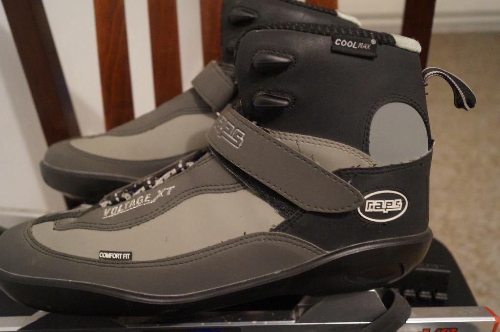 Azuri schaatsen noren maat 43 raps voltage als nieuw., Sport en Fitness, Schaatsen, Overige merken, Ophalen of Verzenden, Zo goed als nieuw