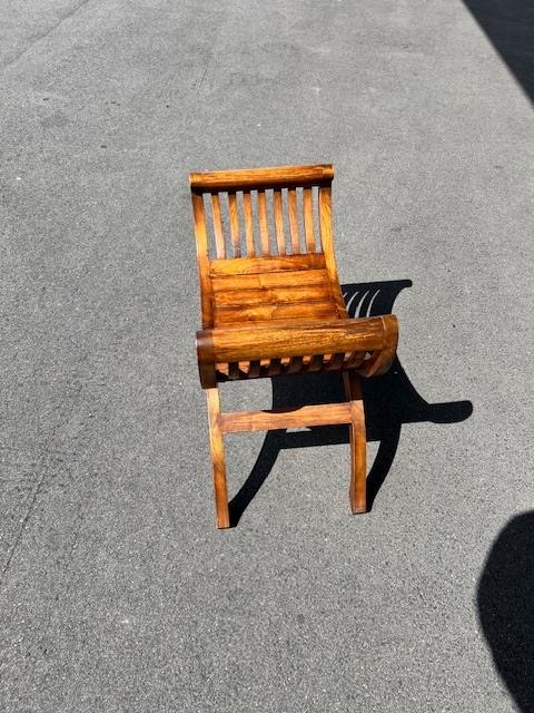 Traditioneel Indonesisch stoeltje, Huis en Inrichting, Stoelen, Ophalen, Traditioneel Indonesisch, Bruin, Zo goed als nieuw