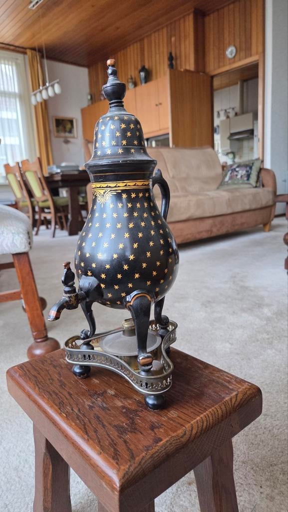 Antieke Groninger kraantjeskan, lakwerk met sterren, Ophalen