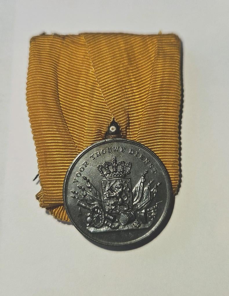 Zilveren medaille voor trouwe dienst Juliana, Verzamelen, Ophalen of Verzenden, Landmacht, Nederland, Lintje, Medaille of Wings