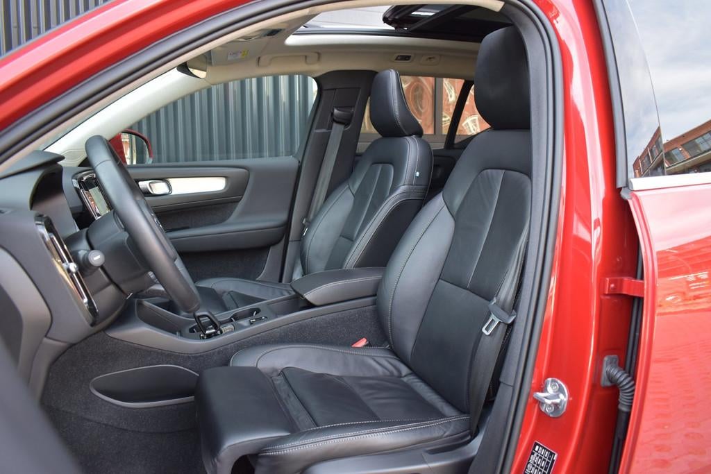 Volvo XC40 1.5 T4 Recharge Inscription Luxe | PANO | H/K | T, Bedrijf, Hybride Elektrisch/Benzine, 3 cilinders, SUV of Terreinwagen