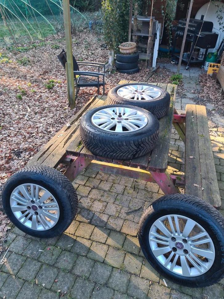 Lichtmetalen velgen, nieuwe all-seasons, Fiat Grande Punto, Auto-onderdelen, Banden en Velgen, Band(en), All Season, 15 inch, 175 mm