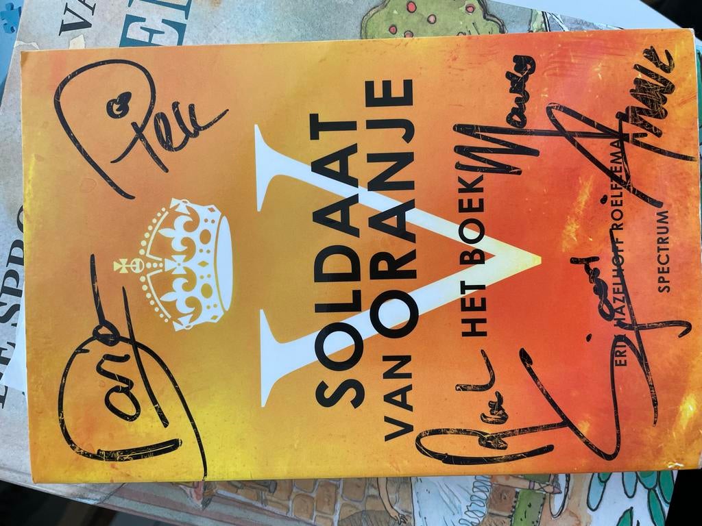 Soldaat van Oranje - Het Boek (gesigneerd), Boeken, Ophalen of Verzenden, 20e eeuw of later, Gelezen