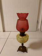 Antieke olielamp met roze en geel glas, Antiek en Kunst, Ophalen