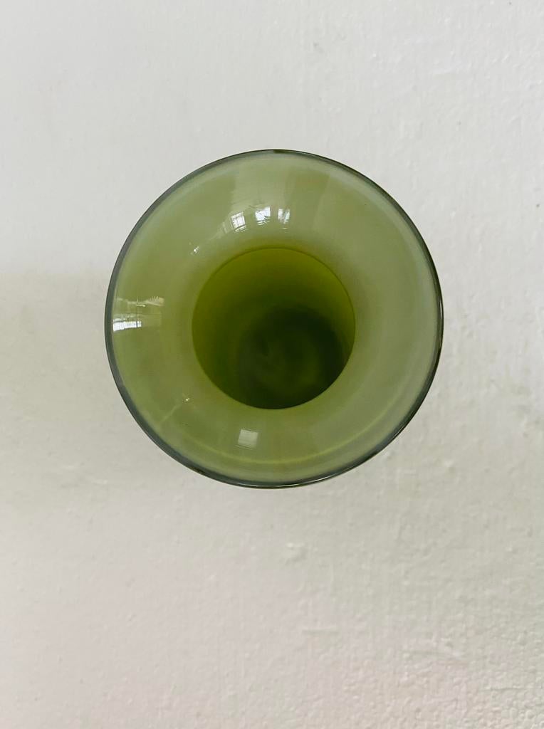 Magnor Norway groen glazen vaas , jaren 80, Ophalen of Verzenden, Huis en Inrichting