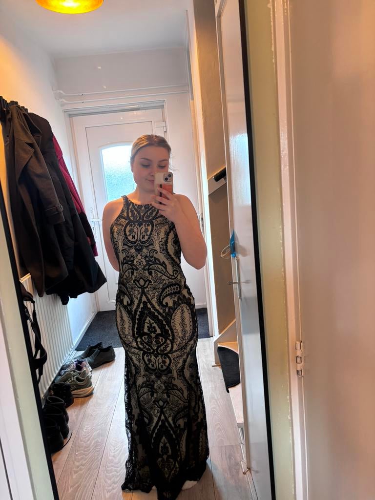 Gala jurk maat M, Maat 38/40 (M), Ophalen of Verzenden, Gedragen, Bruin