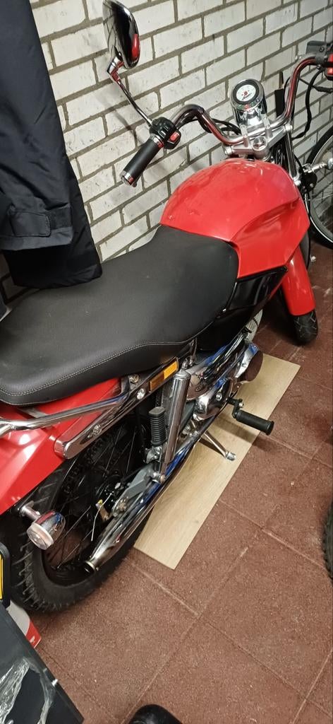Tomos Streetmate, Fietsen en Brommers, Ophalen, Zo goed als nieuw, 2 versnellingen, Overige modellen