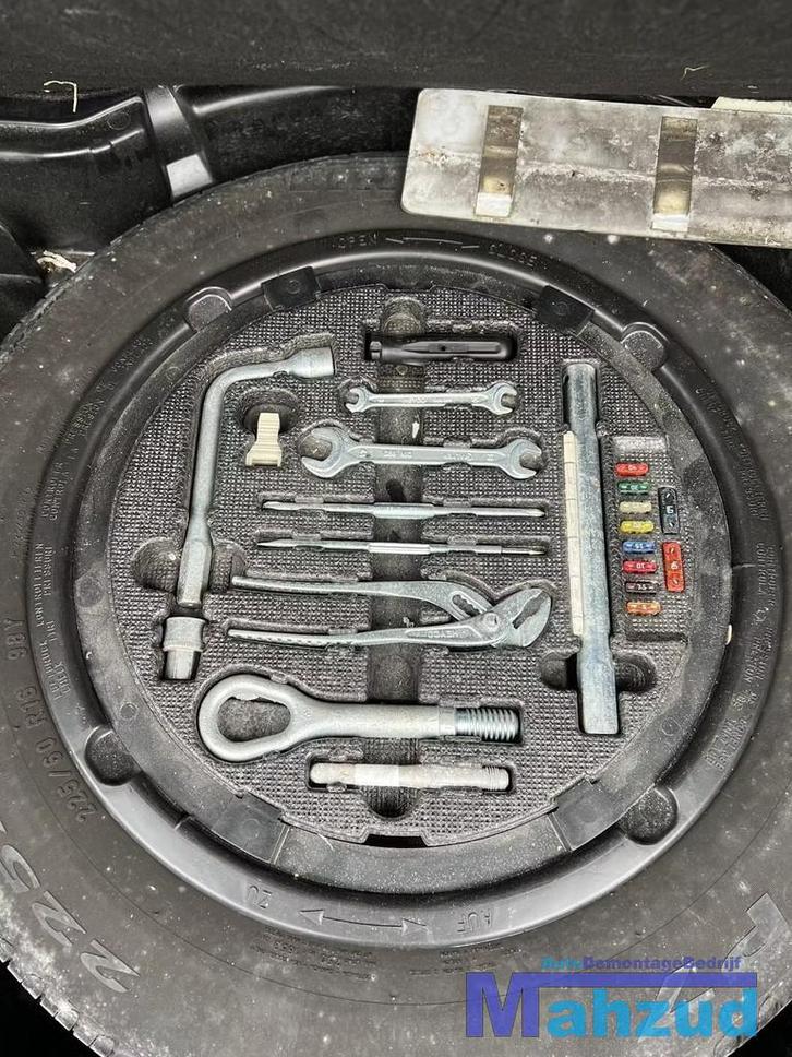 MERCEDES S KLASSE W220 TOOLBOX thuiskomer krik reservewiel, Auto-onderdelen, Carrosserie en Plaatwerk, Motorkap, Mercedes-Benz