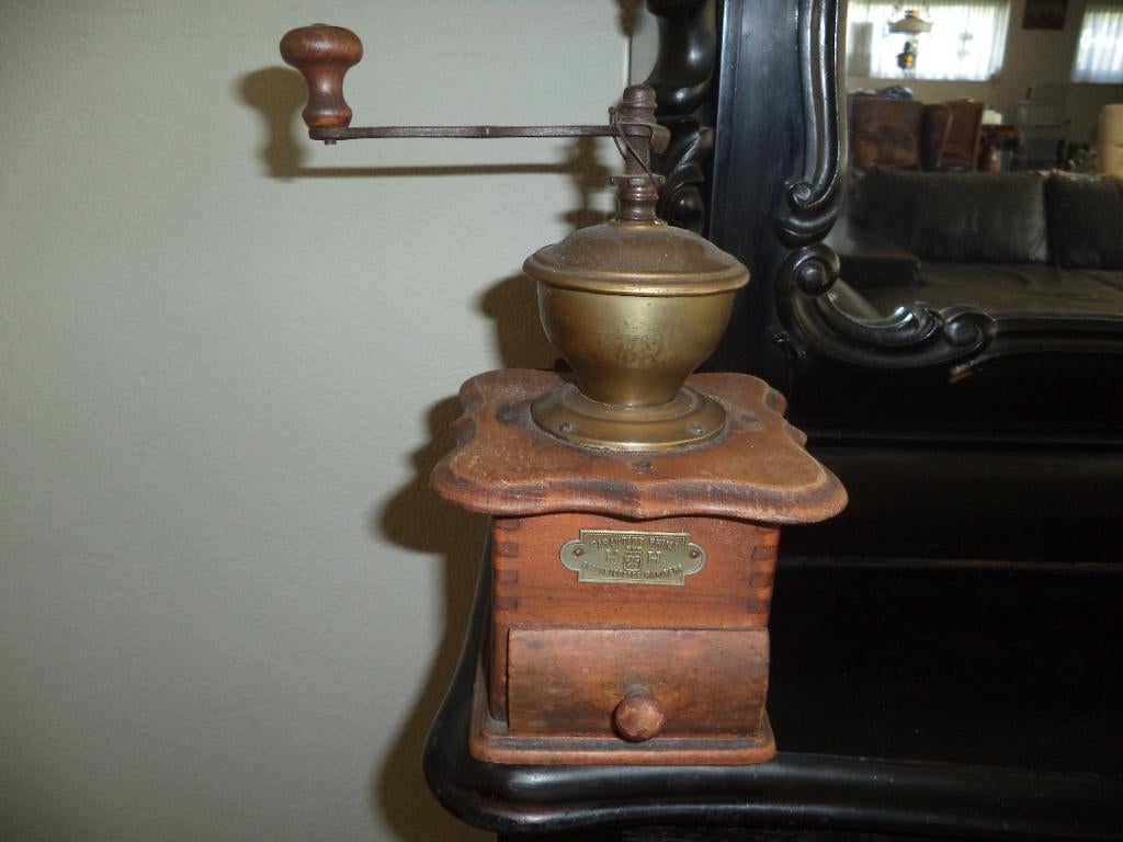 ANTIEKE KOFFIE MOLEN, Antiek en Kunst, Ophalen of Verzenden