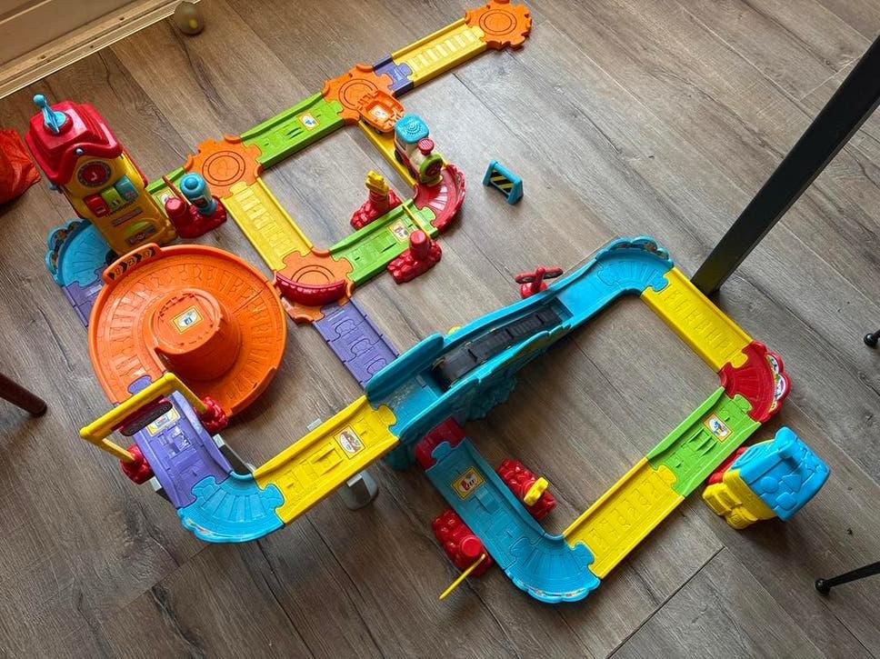 VTech Toet Toet Auto's Garage/Treinbaan - Trein werkt niet, Kinderen en Baby's, Speelgoed | Vtech, Ophalen of Verzenden, Gebruikt
