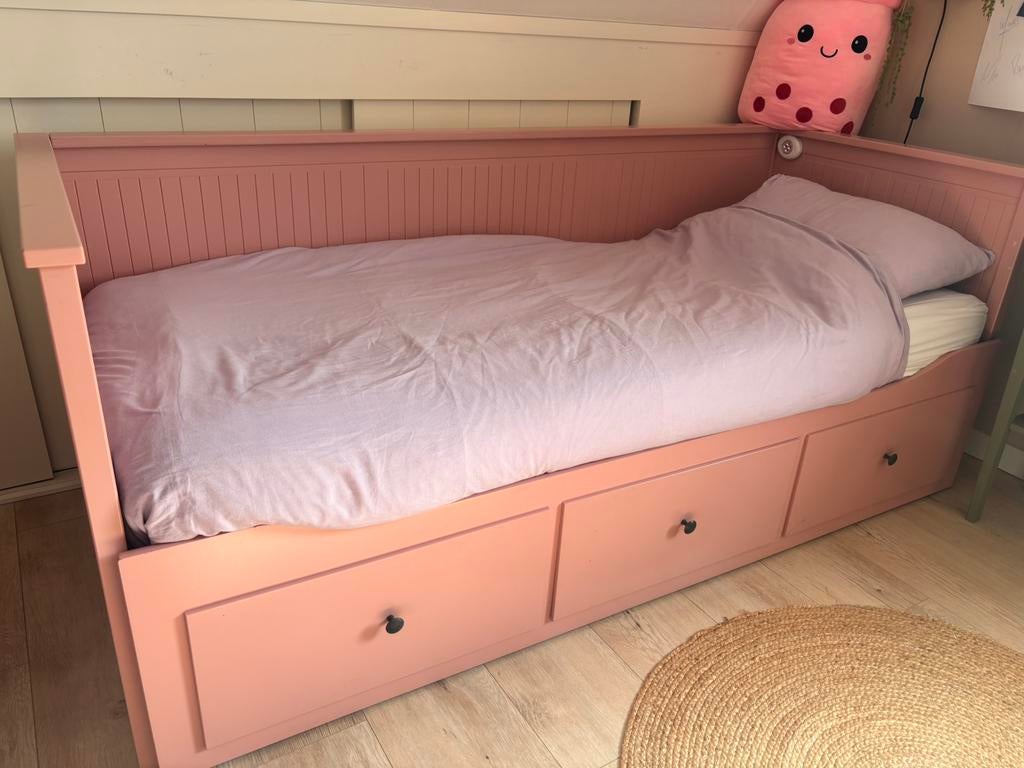 Oud roze hemnes ikea bed uitschuifbaar, Huis en Inrichting, Slaapkamer | Bedden, Ophalen of Verzenden, Gebruikt, Tweepersoons