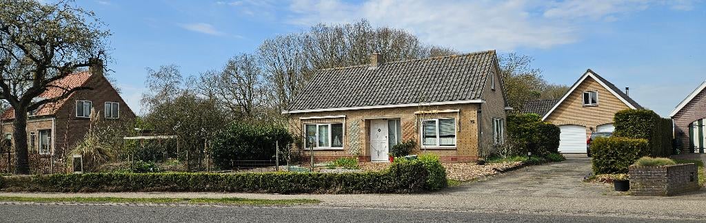WOONHUIS MET GROTE DUBBELE GARAGE in BLESDIJKE, 1000 tot 1500 m², Blesdijke, Vrijstaande woning, Verkoop zonder makelaar