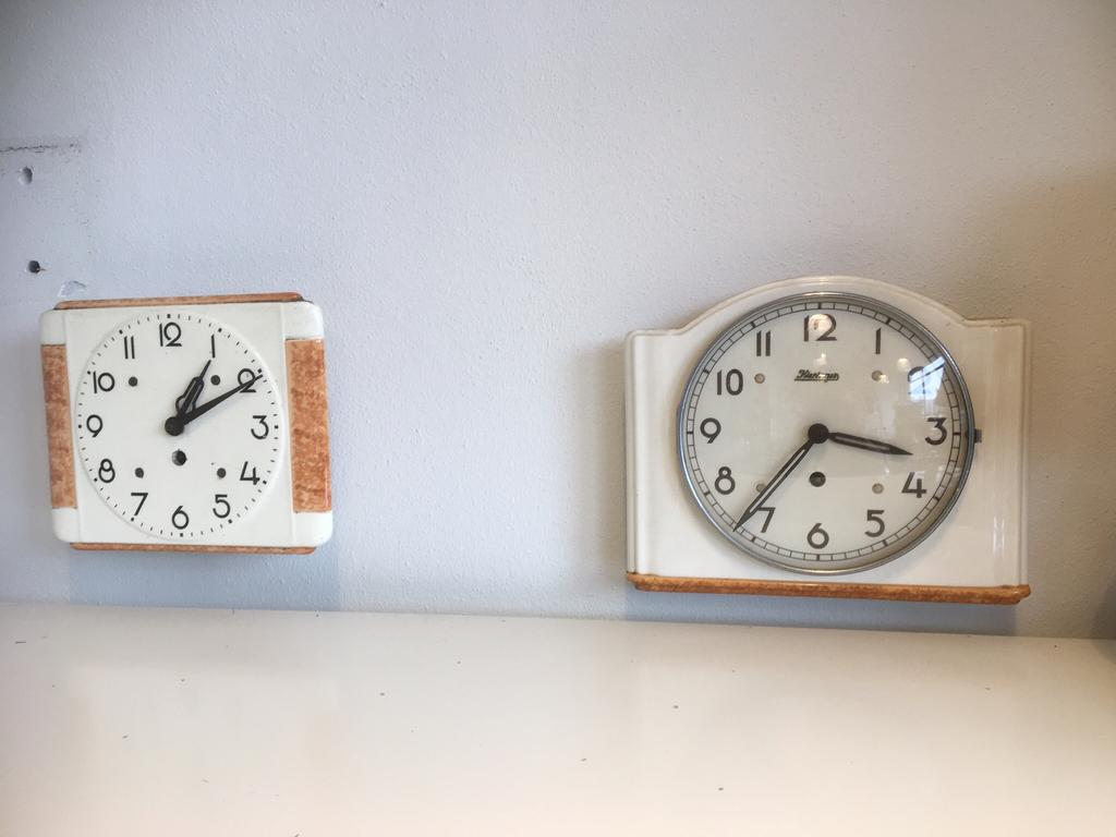 2 oude wandklokken., Huis en Inrichting, Woonaccessoires | Klokken, Ophalen of Verzenden, Zo goed als nieuw, Wandklok