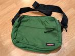 Groene schoudertas / messenger bag van Eastpak, Sieraden, Tassen en Uiterlijk, Tassen | Schoudertassen, Ophalen of Verzenden, Zo goed als nieuw