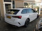 Skoda Octavia Combi 1.4 TSI RS iV PHEV Business 360 Camera|P, Auto's, Skoda, Gebruikt, 4 cilinders, Wit, Adaptive Cruise Control